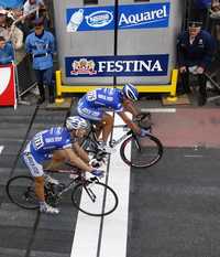 El belga Pert Steegmans derrotó en cerrada final a su compatriota Tom Boonen en la segunda etapa del Tour de Francia