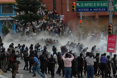 TRES HORAS DE ENFRENTAMIENTO TRES HORAS DE ENFRENTAMIENTO