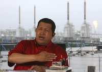 El presidente de Venezuela, Hugo Chávez, durante su habitual programa radiotelevisivo Aló, Presidente, desde la Faja Petrolífera del Orinoco
