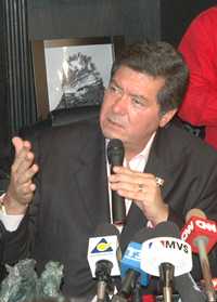 Jorge Hank Rhon, en conferencia de prensa, en la que aseguró que regresará a sus negocios y descartó la posibilidad de retomar el cargo de alcalde de Tijuana