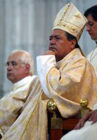 En gráfica de archivo, el cardenal Norberto Rivera