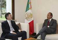 El alcalde electo de Buenos Aires, Mauricio Macri, se reunió en Los Pinos con el presidente Felipe Calderón