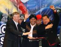 Los presidentes sudamericanos celebran en Tarija, Bolivia, la firma del promisorio convenio energético