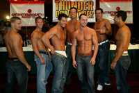 El elenco de Thunder From Down Under