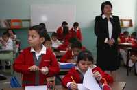 Alumnos de la escuela primaria República de Costa Rica, en el Distrito Federal, durante el primer día de clases