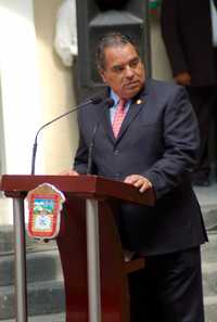 El secretario general de Gobierno, Humberto Benítez Treviño, reporta cinco casas, dos departamentos y tres predios, todos en el estado de México. Imágenes de archivo