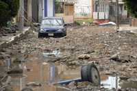 Una de las calles del centro de Jerécuaro, luego del desbordamiento de los ríos Cebolletas y El Tigre