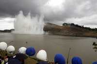 Una explosión controlada marcó el inicio de las obras de expansión del Canal de Panamá, en el sector de Paraíso