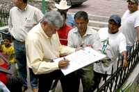 En Teopantlán, Puebla, Andrés Manuel López Obrador escuchó las inquietudes de los habitantes de la región La Jornada