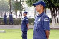 Policías federales preventivos vigilaron las instalaciones del Palacio Legislativo de San Lázaro, en vísperas del primer Informe de Felipe Calderón