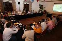 Aspecto de la reunión plenaria que durante tres días realizaron los diputados del PRD a la Asamblea Legislativa del Distrito Federal, en la ciudad de Cuernavaca, Morelos, en la que hicieron un balance del primer año de trabajos de la legislatura actual