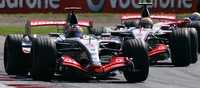 Fernando Alonso, ganador en Monza, está a la espera de un fallo que lo podría dejar fuera de las competencias a su escudería
