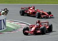 Kimi Raikkonen y su coequipero Felipe Massa hicieron el 1-2 en el circuito de Spa-Francorchamps y dieron el campeonato de constructores a Ferrari