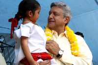 El "presidente legítimo", Andrés Manuel López Obrador, durante un acto en la Sierra Negra poblana, donde viven comunidades en pobreza extrema