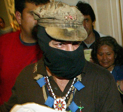 Marcos lanza severas críticas a Calderón y a López Obrador Marcos lanza severas críticas a Calderón y a López Obrador