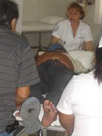 Pastor García, uno de los lesionados, durante su traslado al hospital del IMSS en Ciudad del Carmen