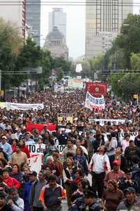 Los trabajadores marcharon hasta el Zócalo capitalino