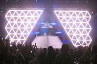 La nave musical de Daft Punk aterrizó en el Palacio de los Deportes para generar bailes frenéticos entre los seguidores del dúo francé