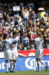 Euforia de Barrera, Solari y Leandro, anotadores de seis, de los ocho goles del cuadro auriazul