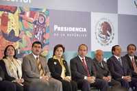 La canciller Patricia Espinosa y el presidente Felipe Calderón Hinojosa, durante la reunión del Consejo Consultivo del Instituto de los Mexicanos en el Exterior
