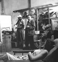 El artista con la modelo, en su estudio de San Ángel ca. 1954
