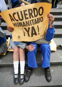 Estudiantes demandan en Bogotá que continúe la mediación de Chávez por un canje humanitario