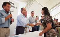 El presidente de la República, Felipe Calderón, durante la entrega de apoyos a representantes de los sectores productivos que resultaron afectados por las inundaciones