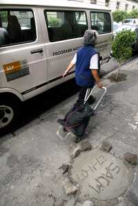 Toma de agua afuera de un inmueble de la SEP que fue sellada con concreto después de que el Sistema de Aguas de la Ciudad de México suspendió el suministro por la falta de pago