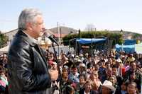 Andrés Manuel López Obrador durante su gira en Cuautepec de Hinojosa, Hidalgo, ayer