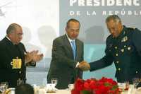Felipe Calderón desayunó con el secretario de Marina, Francisco Saynez (izquierda) y el titular de la Defensa Nacional Guillermo Galván
