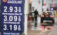 Precios de las gasolinas en una estación de servicio en Portland, Oregon