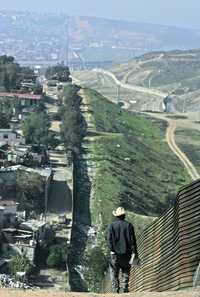 Por el corredor México-Estados Unidos han cruzado en cinco años 10.3 millones de mexicanos hacia la nación del norte, reporta el BM