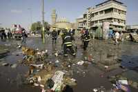 En Bagdad, más de 149 personas resultaron lesionadas en los ataques. Luego de la llegada de los cuerpos de socorro, decenas de ciudadanos se sumaron a las labores de limpieza