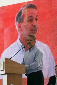 El gobernador de Jalisco, Emilio González Márquez, advirtió que podría recurrir a la Suprema Corte de Justicia de la Nación para defender los mensajes propagandísticos de su gobierno
