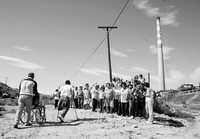 En imagen de archivo, unas de las protestas que vecinos de las colonias Ladrilleros, Puerto de Anapra y Felipe Ángeles, de Ciudad Juárez, Chihuahua, realizaron frente a la planta fundidora de metales Asarco, a orillas del río Bravo, para demandar que no se autorizara su reapertura, lo cual ocurrió ayer