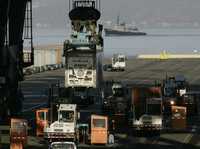 Movimiento de contenedores en el puerto de Tacoma, Washington