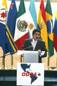 Manuel Espino lanza invitación a dialogar al venezolano Roy Chaderton