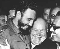 Fotografía histórica del encuentro en la Asamblea General de Naciones Unidas, el 20 de septiembre de 1960, del joven revolucionario con el primer ministro soviético, Nikita Kruschev, lo que estrechó los lazos de amistad entre Cuba y la Unión Soviética