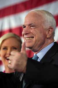 El republicano John McCain se reunió con simpatizantes en Columbus, Ohio