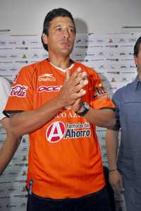 Sergio Almaguer, durante su presentación con Jaguares