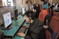 El empleo de la Internet en juegos en centros nocturnos es parte de la difusión de alta tecnología en Shanghai, China