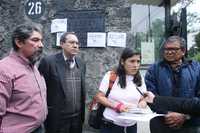 Familiares de mineros fallecidos en Pasta de Conchos y activistas que los asisten legalmente acudieron a la Secretaría de Economía para manifestar sus demandas y exigir soluciones