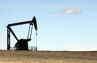 Bomba extractora en la afueras de Glenrock, Wyoming, El presidente de la OPEP, Chakib Khelil, advirtió que los precios del energético continuarán altos, debido a la especulación y las tensiones geopolíticas Ap