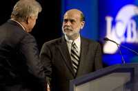 El presidente de la Reserva Federal, Ben Bernanke, anunció durante la convención anual de la Comunidad Independiente de Banqueros de Estados Unidos (ICB), realizada en Orlando, Florida, que aumentará a 100 mil millones de dólares la suma que subastará a los bancos este mes
