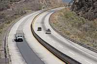 La autopista Guadalajara-Mazatlán es una buena alternativa para los paseantes. Los viajeros tienen la posibilidad de llegar de Guadalajara a Tepic, Nayarit, en un tiempo promedio de dos horas y media, con recorrido de 228 kilómetros y velocidad de entre 90 y 100 kilómetros por hora