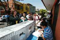 En algunas colonias se vio gran movimiento de electores para participar en los comicios locales del PRD