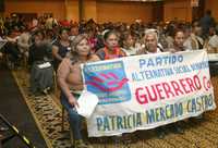 Decenas de simpatizantes de Patricia Mercado asistieron el viernes a la conferencia que ofreció la ex candidata a la Presidencia