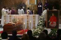 El cardenal Ernesto Corripio Ahumada es velado en la capilla del Seminario Menor