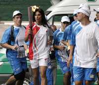 La ex tenista argentina Gabriela Sabatini portó la antorcha en su tramo por Buenos Aires