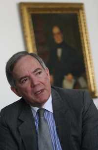 El embajador de Venezuela en México, Roy Chaderton, en entrevista con La Jornada 
